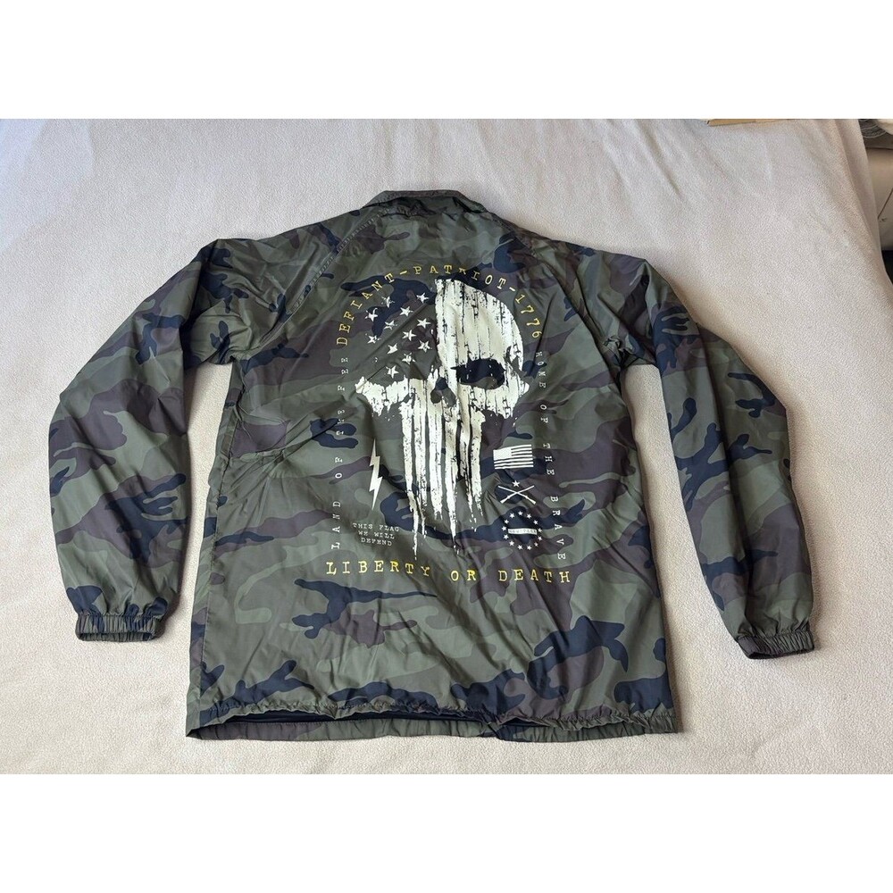 Howitzer Defiant Patriot Skull Camo Coach Jacket Men’s Size M Army Softshell